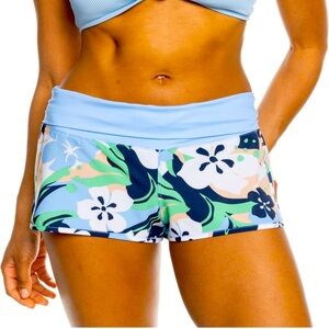 Roxy beach/hiking shorts. Size L. Brand new in packaging.